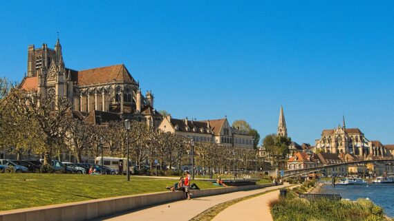 Guide Auxerre , Escursione a Auxerre
