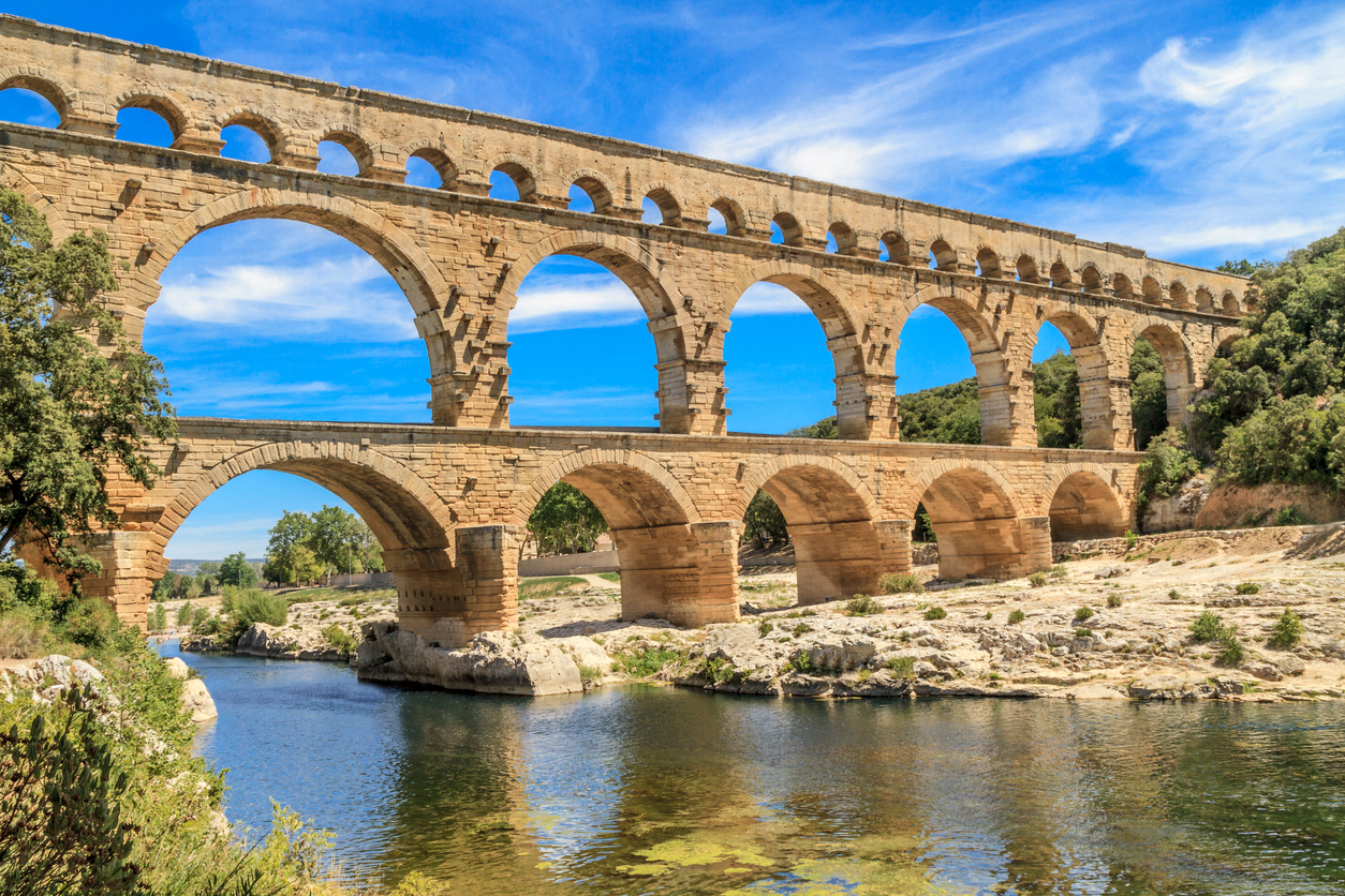 Daytime at the Pont du Gard in Provence, France Guide Touristique Pont du Gard, Guide Pont du Gard